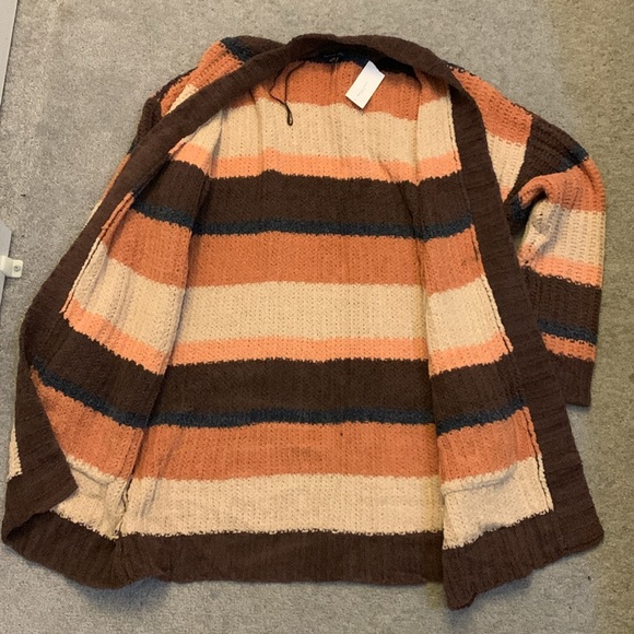 Knit Cardigan from American Eagle. NWT! - Picture 6 of 8